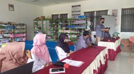 Para jurnalis yang tergabung di Sudut Pandang Jurnalis Indonesia (SPJI) mengungungi SMP Negeri Sekuting Terpadu pada Rabu (24/1/2024). Foto: Haerul Abadi, Kabarindonesia.co