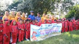 Siswa TK Negeri 1 Krui Pesisir Barat belajar bersama mengenali tugas dan fungsi petugas damkar pada Jum'at (26/1/2024). Foto: Joni Irawan, Kabarindonesia.co