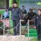 Pj Bupati Lampung Barat, Nukman bertindak sebagai Inspektur Upacara Hari Amal Bakti Ke-78 di halaman MAN 1 Liwa, Lampung Barat. Foto: Haerul Abadi, Kabar Indonesia.