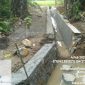 Pengerjaan proyek talud yang diduga 'siluman' dan asal-asalan di Kecamatan Bangkunat, Kabupaten Pesisir Barat. Foto: Joni Irawan, Kabarindonesia.co