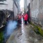 Andreas OP Calon DPRD Dapil 3 Kota Palembang lakukan fogging cegah nyamuk DBD pada Selasa (6/2/2024). Foto: Rizky Pratama Saputra, Kabarindonesia.co