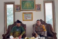 Kapolres Lampung Barat , Ryky Widya Muharam dan Ketua NU Lampung Barat, Imam Syafei. Foto: Haeruel Abadi, kabarindonesia.co