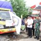 Pj. Bupati Tulang Bawang Barat, M. Firsada lepas pendistribusian logistik Pemilu 2024 pada Sabtu (10/2/2024). Foto: Andi Rahman, Kabarindonesia.co