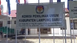 Kantor Komisi Pemilihan Umum (KPU) Kabupaten Lampung Barat. Foto: Haeruel Abadi, Kabarindononesia.co