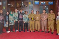 Rombongan Lembaga Pusat Pengabdian Masyarakat (LP2M) Universitas Islam Negeri (UIN) Raden Intan Lampung kunjungi Kabupaten Lampung Barat dan diterima oleh Pj. Bupati Lampung Barat, Nukman pada Selasa (21/2/2024). Foto: Kristian Agusani, Kabarindonesia.co