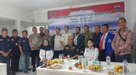 Pengurus AWPI Pusat dan pengurus definitif AWPI Kota Jakarta berfoto bersama.