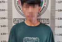 Tersangka pengedar narkoba sabu, AGS diamankan oleh Satresnarkoba Polres Tulang Bawang Barat. Foto; Humas Polres Tubaba