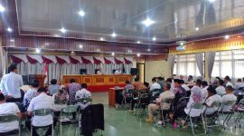 Asisten III Bidang Administrasi Umum Kabupaten Lampung Barat, Ismet Inoni pimpin Rakor Perlindungan Perempuan dan Anak di Ruang Kagungan pemda setempat pada Rabu (7/3/2024). Foto: Haerul Abadi, Kabarindonesia.co