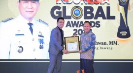 Pj. Bupati Tulang Bawang, Qudrotul Ikhwan kembali menerima penghargaan The Best Innovative of Indonesia 2024 pada Jum'at (8/3/2024).