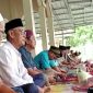 Jemaah Masjid Nurul Huda, Kecamatan Pesisir Selatan, Kabupaten Pesisir Barat, Provinsi Lampung melakukan tradisi Ngejalan pada Minggu (10/3/2024). Foto: Joni Irawan, Kabarindonesia.co