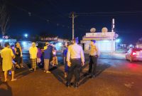 Polres Tulang Bawang lakukan patroli rutin setelah jam makan sahur untuk cegah aksi balapan liar di Kota Menggala, Tulang Bawang, Provinsi Lampung pada Kamis (14/3/2024). Foto: Ali Rahman, Kabarindonesia.co.