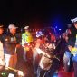 Petugas Polres Pesibar melakukan pemeriksaan terhadap pengguna jalan dalam patroli Ramadhan pada Minggu (24/3/2024). Foto: Joni Irawan, Kabarindonesia.co