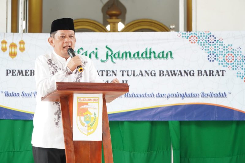 Pj. Bupati Tulang Bawang, M. Firsada melakukan Safari Ramadhan di Tiyuh Kibang Tri Jaya, Kecamatan Lambu Kibang, Kabupaten Tulang Bawang Barat pada Senin (25/3/2024). Foto: Andi Rahman, Kabarindonesia.co