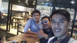 Ketua Cabang Perkumpulan Akar Rumput Kabupaten Pesisir Barat, Yasir Arafat (depan). Foto: Dokumentasi Pribadi
