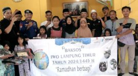 Ikatan Wartawan Online (IWO) dan Satpolairud Lampung Timur gelar bakti sosial di Desa Margasari, Kecamatan Labuhan Maringgai, Lampung Timur pada (2/4/2024). Foto: Ali Mukmin, Kabarindonesia.co