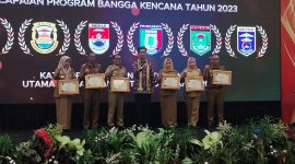 Dinas P3AKB Pesisir Barat dapatkan tiga penghargaan dari BKKBN Pusat pada Selasa (2/4/2024). Foto: Joni Irawan, Kabarindonesia.co