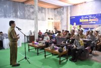 Pj. Bupati Tulang Bawang Barat, Lampung memberikan sambutan dalam kegiatan GSRA pada Senin (22/4/2024) di kabupaten setempat. Foto: Andi Rahman, Kabarindonesia.co