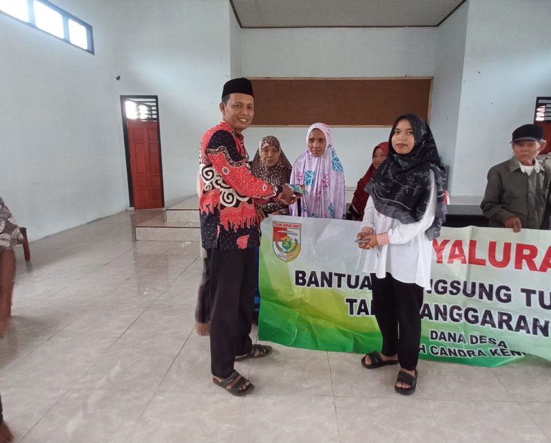 Kepala Tiyuh Candra Kencana (Zainal Abidin) menyampaikan penyaluran BLT Candra Kencana kami berikan kepada 15 Keluarga Penerima Manfaat (KPM) selama Empat bulan.