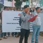 Aliansi Masyarakat Untuk Keadilan (AMUK) lakukan aksi massa tindak tegas caleg bermasalah pada Pemilu 2024 lalu. Foto: RPS, Kabarindonesia.co