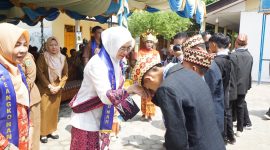 Septi Istiqlal Hadiri Gebyar 22 SMPN 22 Krui pada Selasa (21/5/2024). Foto: Joni Irawan, Kabarindonesia.co