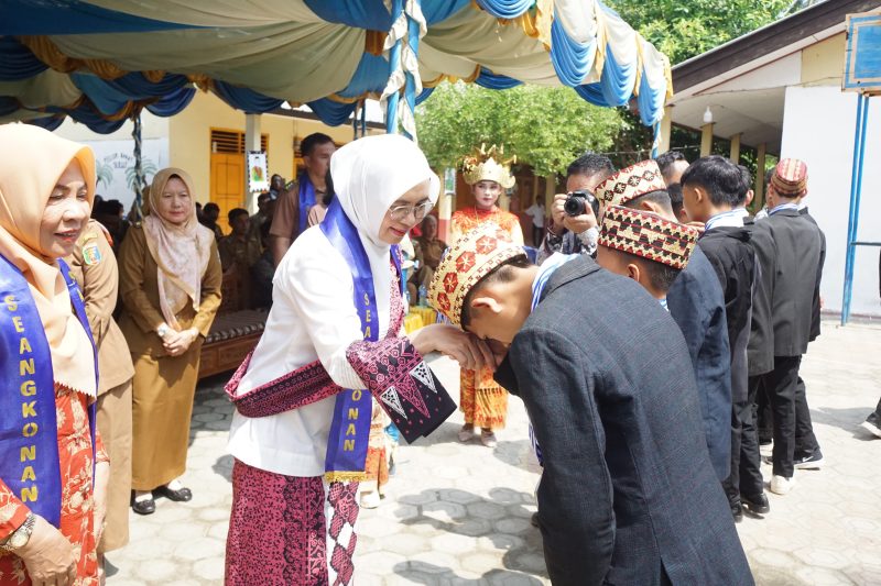 Septi Istiqlal Hadiri Gebyar 22 SMPN 22 Krui pada Selasa (21/5/2024). Foto: Joni Irawan, Kabarindonesia.co