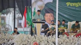 Pj. Bupati Lampung Barat saat menghadiri pengajian akbar bersama Gubernur Lampung Ir. Arinal Djunaidi di Pondok Pesanteren Roudlotus Solihin Pekon Gunung Terang Kecamatan Air Hitam, Rabu 29 Mei 2024.