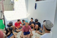 Puluhan tahanan Polres Pesisir Barat mengikuti Pembinaan Rohani dan Mental yang diadakan pada Jum'at (17/5/2024). Foto: Joni Irawan, Kabarindonesia.co