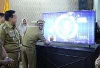 Bupati Lampung Timur, M. Dawam Rahardjo melakukan Launching Aplikasi Srikandi dan GNSTA di Aula Pemkab Lampung Timur pada Senin (13/5/2024). Foto: Ali Mukmin, Kabarindonesia.co