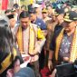 Gubernur Lampung Arinal Djunaidi dan Waka Polda Lampung Brigjen Pol Dr. Ahmad Ramadhan, S.H., M.Si., M.H melaksankan Kungan kerja ke tiyuh/ desa Pagar dewa Kecamatan Pagar dewa Kabupaten Tulang bawang barat.