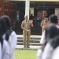Asisten III Bidang Administrasi Umum Pemerintah Daerah Kabupaten Lampung Barat, Ismet Inoni memimpin silaturahmi ratusan ASN Lampung Barat pada Selasa (7/5/2024). Foto: Haeruel Abadi, Kabarindonesia.co
