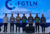 Lampung Timur Peroleh Anugerah Pemetaan Tata Ruang dan Pengelolaan Air dari Kepala Badan Geologi ESDM pada Selasa (7/5/2024). Foto: Ali Mukmin, Kabarindonesia.co