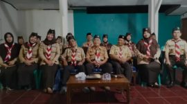 Pengurus Kwarda Pramuka Provinsi Lampung dan Kwarcab Pesibar melakukan foto bersama jelang Gelang Ajar. Foto: Joni Irawan, Kabarindonesia.co