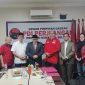 Foto bersama Ketua DPD PDI Perjuangan Sumatera Selatan (Sumsel), Giri Ramanda N Kiemas saat Bacagub Heri Amalindo mengembalikan formulir. Rizky Pratama Saputra, Kabarindonesia.co
