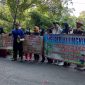 Aksi Peduli Lingkungan dan Aksi Demo kepada oknum Pembuang sampah sembarangan di jalan lintas Sumber Jaya - Kebun Tebu.