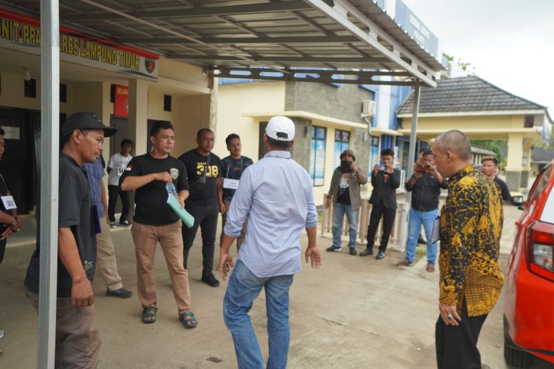 Proses rekonstruksi pengeroyokan terhadap seorang wartawan di Lampung Timur. Foto: Humas Polda Lampung