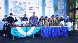Menteri Pemuda dan Olahraga (Menpora), Ario Bimo Nandito Ariotedjo, Gubernur Lampung Arinal Djunaidi, Wakapolda Lampung Ahmad Ramadhan, Bupati Pesibar Agus Istiqlal, dan Wakil Bupati Pesibar A. Zulqoini Syarif saat pembukaan WSL KRUI PRO 2024, Joni Irawan Kabarindonesi.co