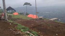 Tempat wisata Bukit Embun, Pekon Sedampah, Kecamatan Balik Bukit, Kabupaten Lampung Barat. Foto: Haeruel Abadi, Kabarindonesia.co