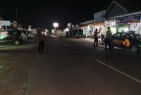 Polres Tubaba melaksanakan patroli di wilayah pemukiman, pertokoan dan Kantor PLN.