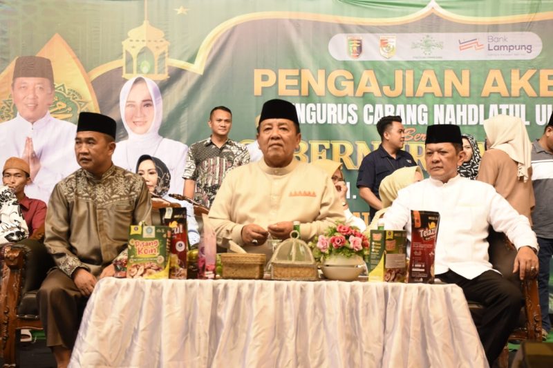 Gubernur Arinal Djunaidi didampingi Penjabat Bupati Tubaba Drs. M. Firsada.,M.Si, Menghadiri Pengajian Akbar Pemerintah Provinsi Lampung di GOR. ZA. Pagar Alam, Tiyuh Kagungan Ratu, Kecamatan Tulang Bawang Tengah
