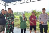 Kepala BSIP Jestro, Dr. Nurdiah Husnah menghadiri penanaman padi bersama dalam rangka Mendukung Program Ketahanan Pangan di Wilayah Komando Rayon Militer (KORAMIL) 0818/14 Turen yang diinisiasi oleh Komando Resort Militer (KODIM) 0818/Malang-Batu.