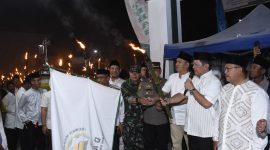M.Firsada Melepas Peserta Pawai Takbir Keliling