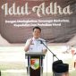 M Firsada, menghadiri Pelaksanaan Pemotongan Hewan Kurban yang berlangsung di Halaman Kantor Pemda Kabupaten setempat. Rabu (19/06/2024).