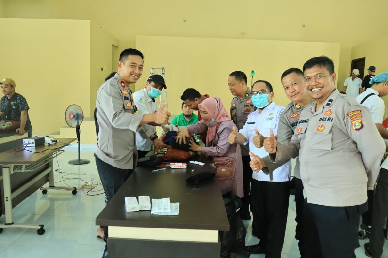 AKBP Ndaru Istimawan, S.IK hadir secara langsung menyaksikan kegiatan Sunatan Massa.