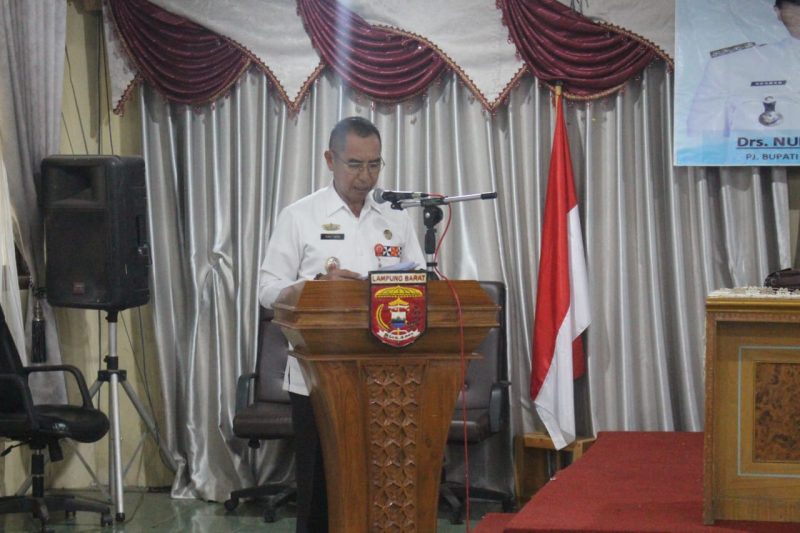Asisten Bidang Administrasi Umum Drs Ismet Inoni menyampaikan arahan dari Pj. Bupati Lampung Barat