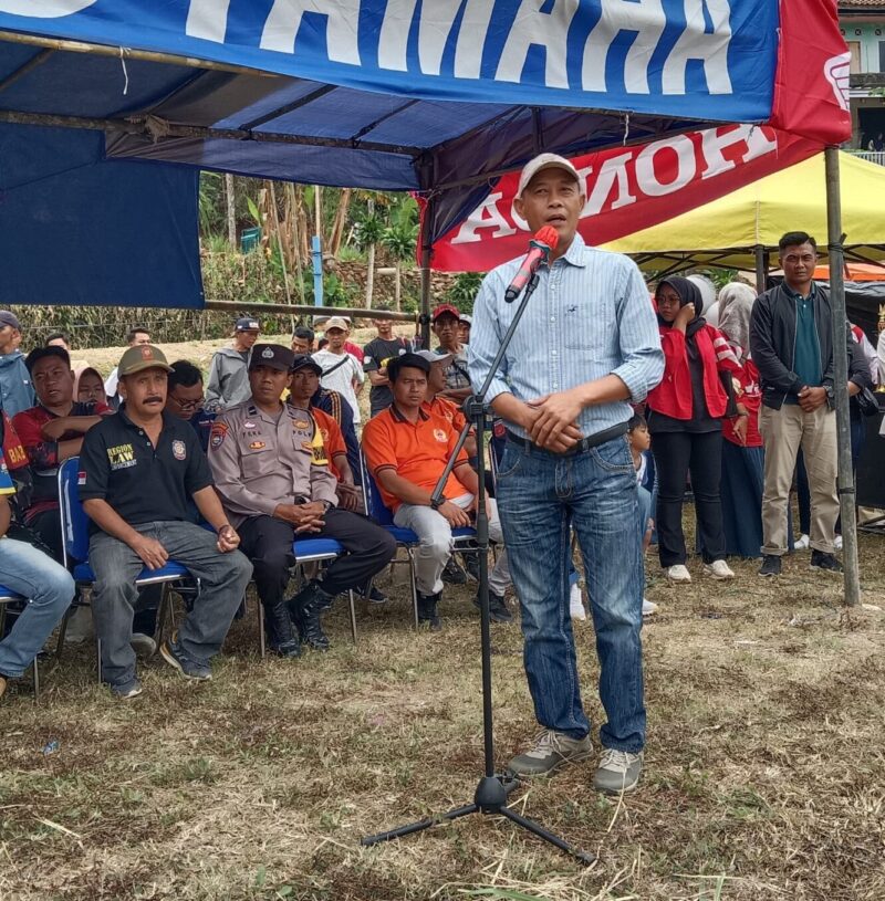 Sambutan Camat Sumber Jaya, sekaligus membuka Turnamen Sepak Bola HUT Ke-79 RI Kec. Sumber Jaya