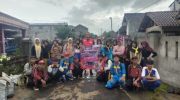 PMR SMAN 1 Sumber Jaya dan SMKN 1 Way Tenong Galang Donasi untuk Korban Banjir dan Longsor